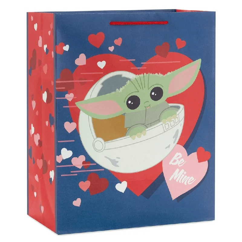 Hallmark : 13" Star Wars: The Mandalorian™ Grogu™ and Hearts Large Gift Bag